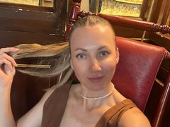 Mia_Rose8 from ImLive