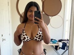 MikaMewNew from ImLive