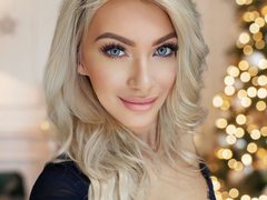 MilaIsHott - blond female webcam at ImLive