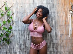 MindyBunny - female with black hair webcam at ImLive