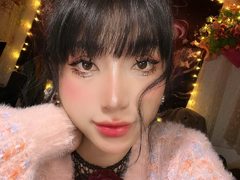 MirannLoves - female with black hair webcam at ImLive