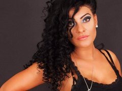 MissKhloe - female with black hair webcam at xLoveCam