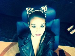 CruelMadeleine - female with brown hair webcam at LiveJasmin