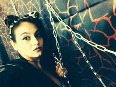 CruelMadeleine - female with brown hair webcam at LiveJasmin