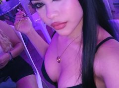 michellesofia - female with black hair webcam at ImLive
