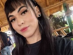 missbluu from ImLive