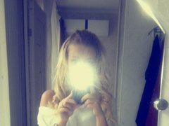 MollyGoodhead - blond female with  big tits webcam at ImLive