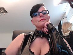 MollySun - female with black hair and  big tits webcam at LiveJasmin