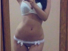 MoonYourLife - female with brown hair webcam at ImLive