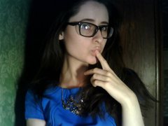 MoonYourLife - female with brown hair webcam at ImLive