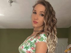 MsPurrfectxx - female with red hair webcam at ImLive