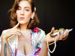 FloraCrow from ImLive