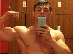 MuscleBrad - male webcam at ImLive