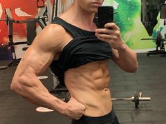 MuscleBrad - male webcam at ImLive