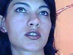 SlaveMuscled - female with brown hair webcam at ImLive