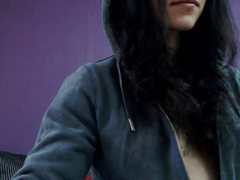 SlaveMuscled - female with brown hair webcam at ImLive