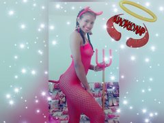 Na0miCamp - female with black hair and  small tits webcam at ImLive