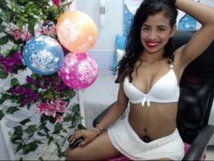 Na0miCamp - female with black hair and  small tits webcam at ImLive