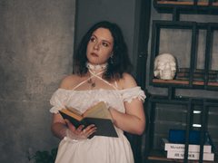 NanaMoonlight - female with black hair webcam at ImLive