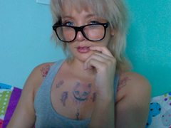 Natalia_33 - blond female with  small tits webcam at ImLive