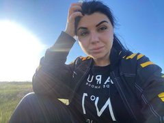 Nemessiiiss - female with black hair and  small tits webcam at ImLive