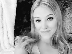 NeonstarKiss - blond female webcam at ImLive