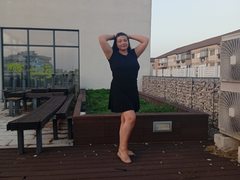 NiaJett - female with brown hair and  big tits webcam at ImLive