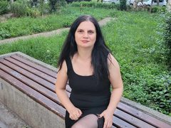 Nickol19721 - female with black hair webcam at ImLive