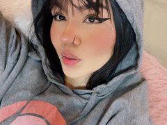 NicoRobin77 - female with black hair webcam at ImLive