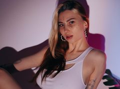 NicoleGingerr - female webcam at ImLive