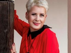 NikaClare - blond female webcam at xLoveCam