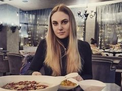 NillaPretty - blond female with  big tits webcam at xLoveCam