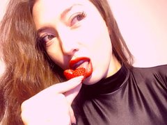 Nonpareil - female with brown hair and  small tits webcam at ImLive