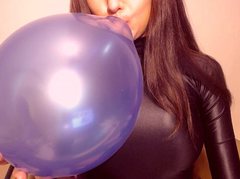 Nonpareil - female with brown hair and  small tits webcam at ImLive