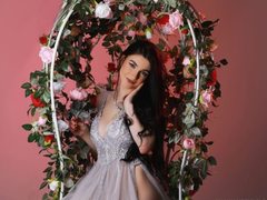 NorraJoice - female with black hair webcam at ImLive