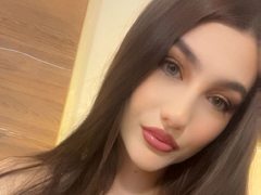 NorraJoice - female with black hair webcam at ImLive