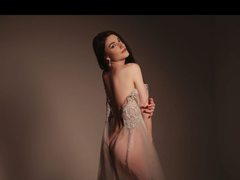 NorraJoice - female with black hair webcam at ImLive