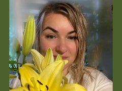 NikaSkyline - blond female with  big tits webcam at LiveJasmin