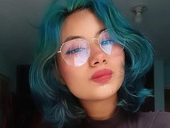 NovaAllen399 - female with brown hair webcam at ImLive