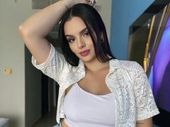 Nova_Clark - female with black hair webcam at ImLive