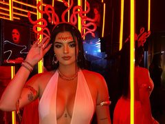 Nova_Clark - female with black hair webcam at ImLive