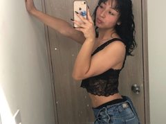 Nyxiere687 from ImLive