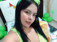 OliviaCarson - female with black hair webcam at ImLive