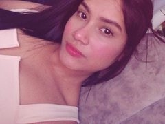 OliviaRossi - female with black hair webcam at xLoveCam