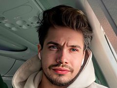 OscarGalaxy - male webcam at ImLive