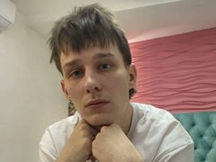 PackBevy - male webcam at ImLive