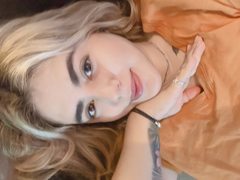 PamelaFI0RI - blond female with  big tits webcam at ImLive