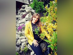 PatriciaSyde - female with brown hair and  small tits webcam at xLoveCam