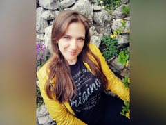 PatriciaSyde - female with brown hair and  small tits webcam at xLoveCam