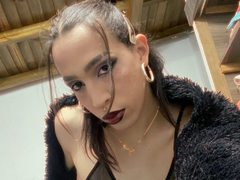 pamelaat2200327 - shemale webcam at ImLive